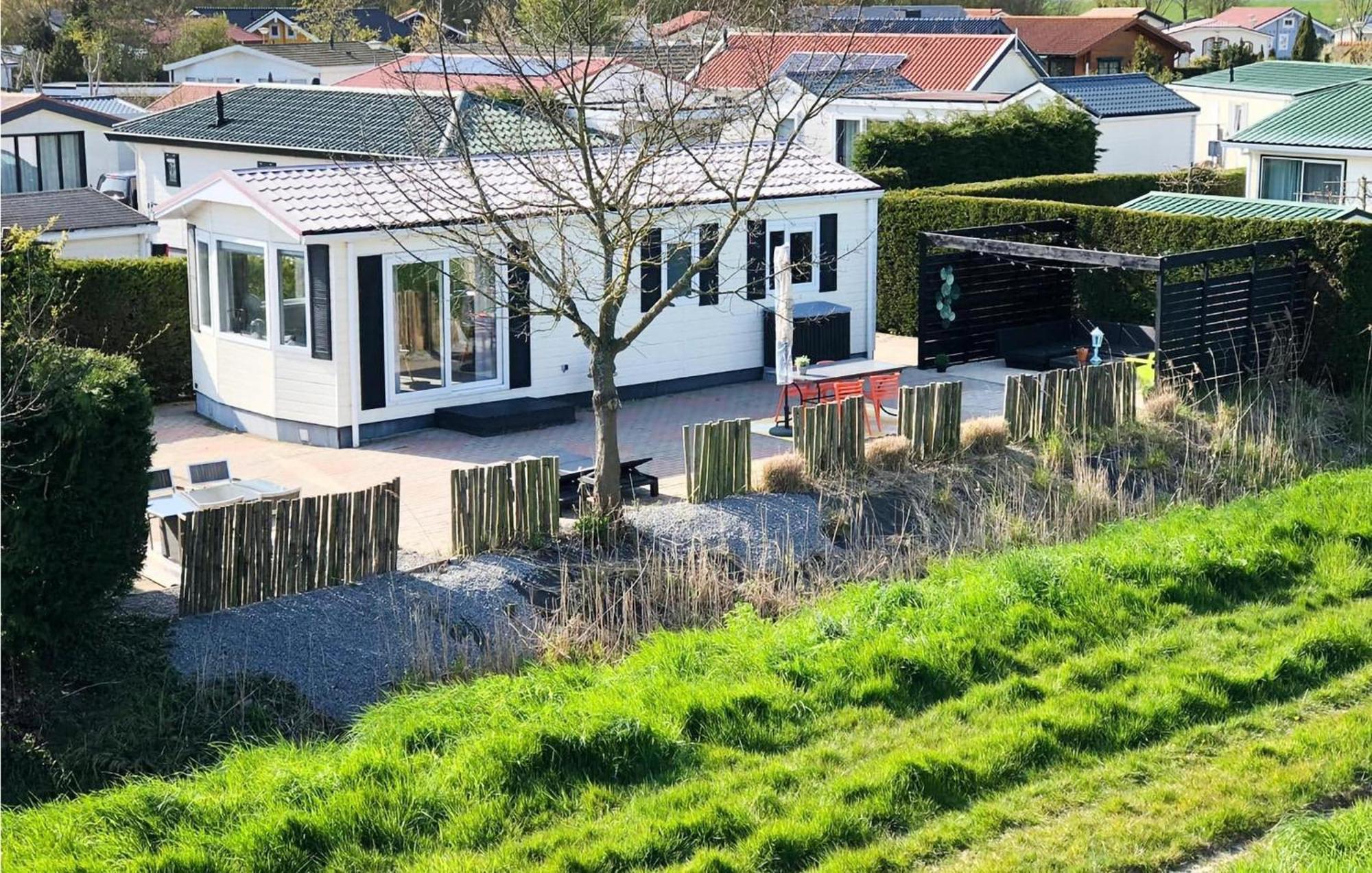 Beautiful Home In Sint-Annaland With Kitchen エクステリア 写真