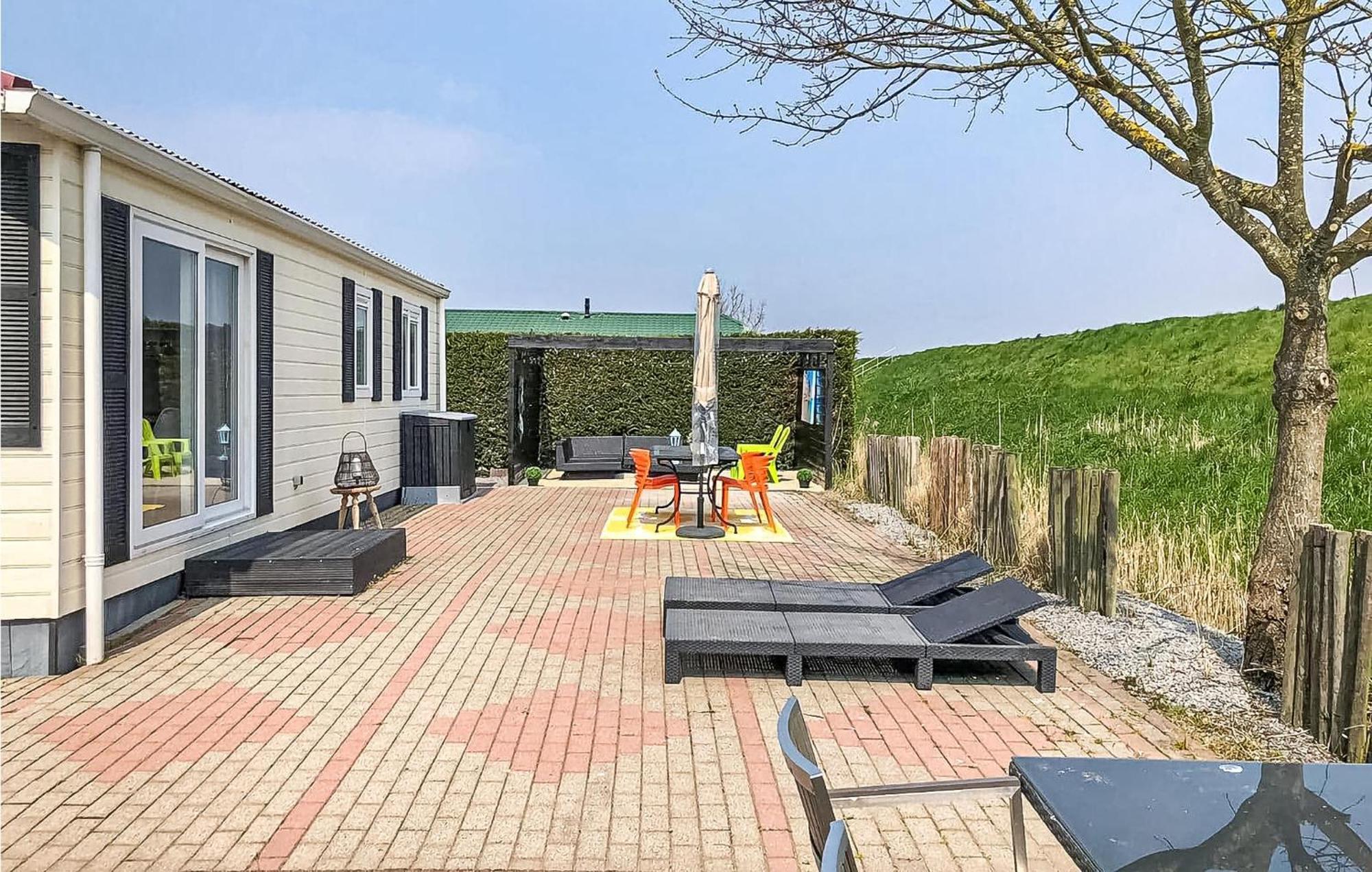 Beautiful Home In Sint-Annaland With Kitchen エクステリア 写真